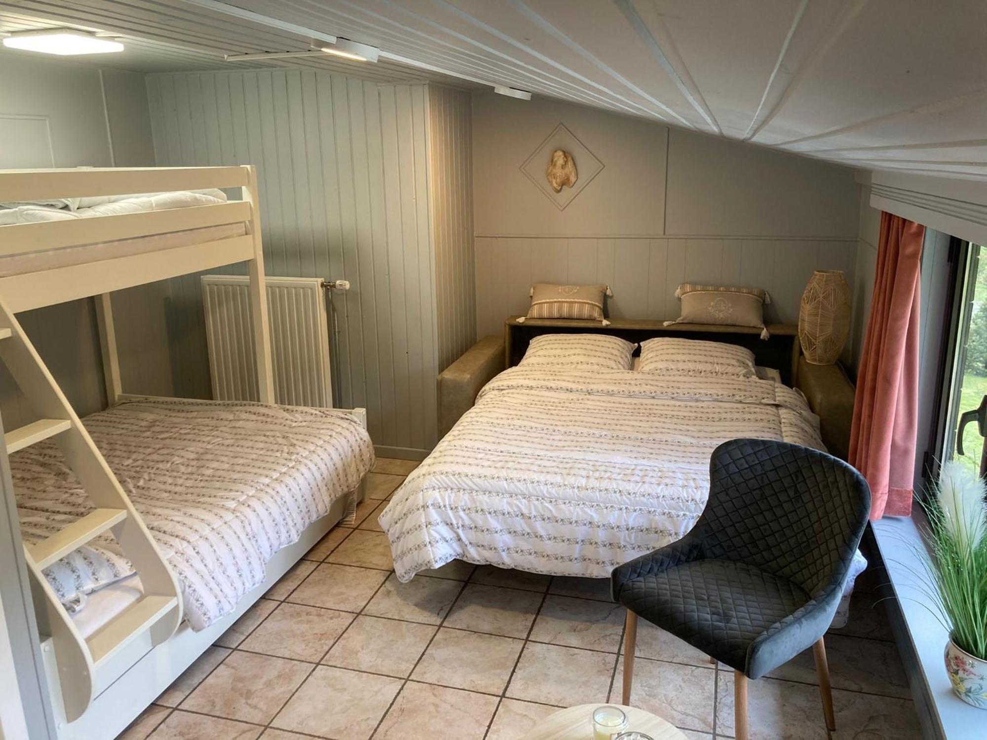 Le Vieux Pres Villa Bertrix Exteriör bild