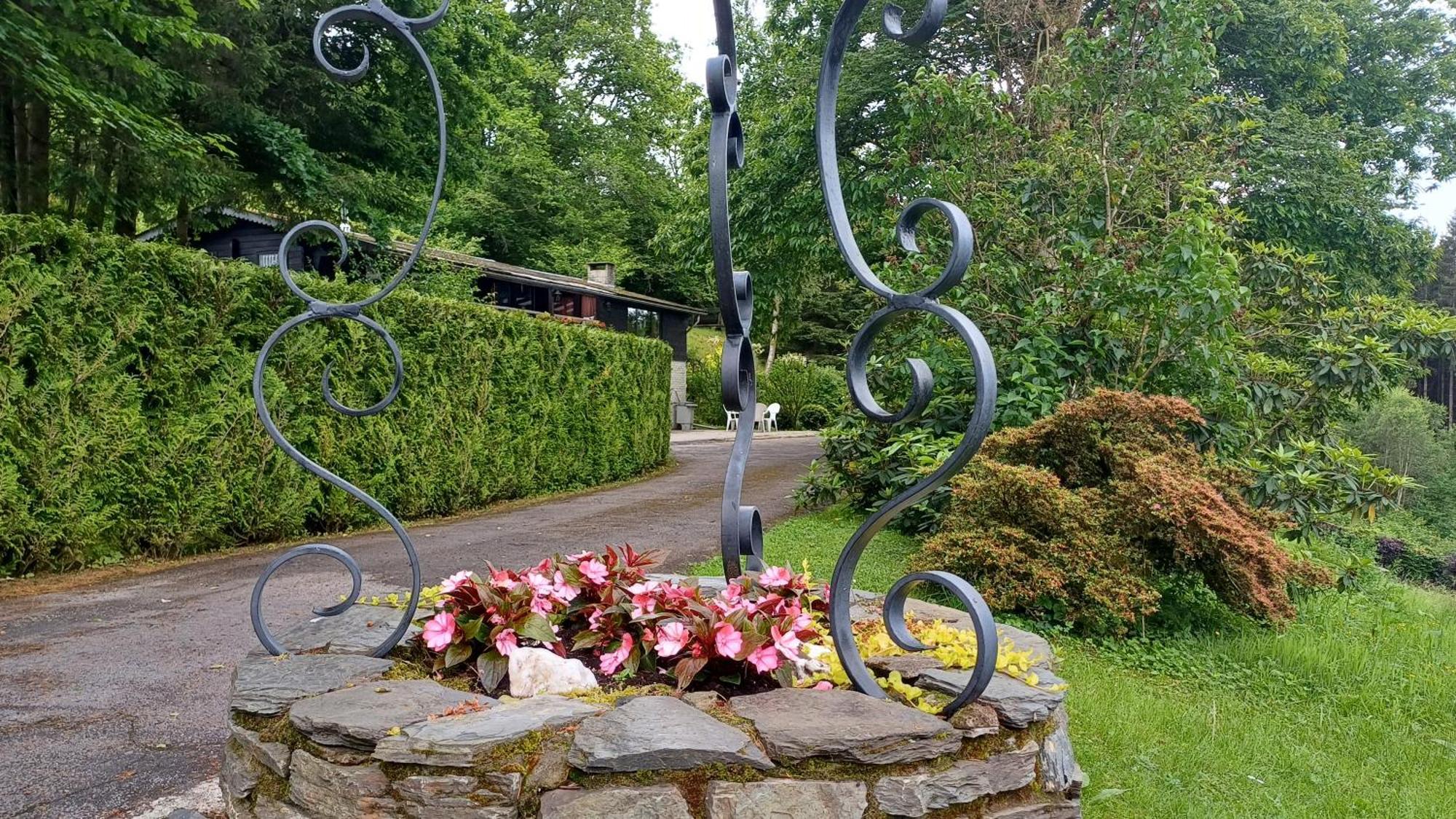 Le Vieux Pres Villa Bertrix Exteriör bild