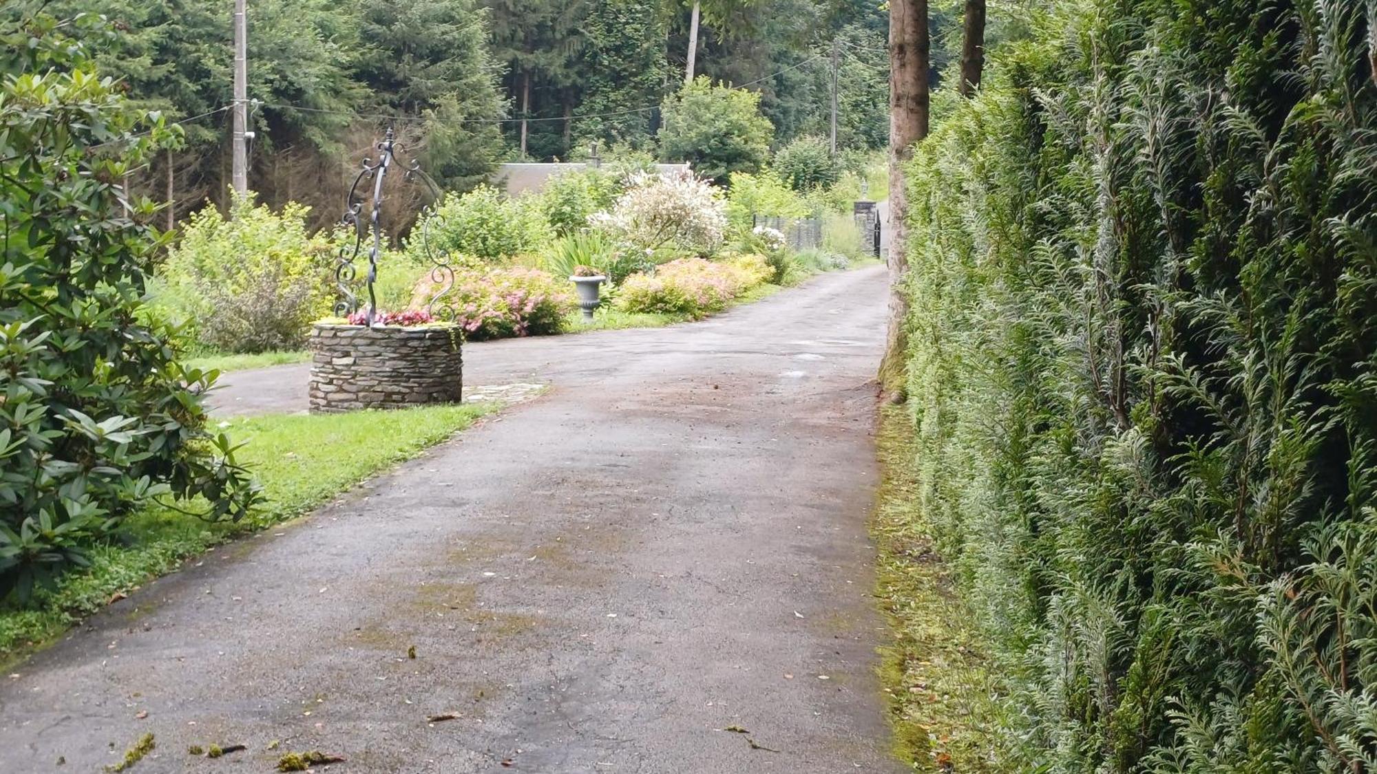 Le Vieux Pres Villa Bertrix Exteriör bild